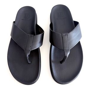 NWOB Bruno Magli Black Leather Thong Sandal